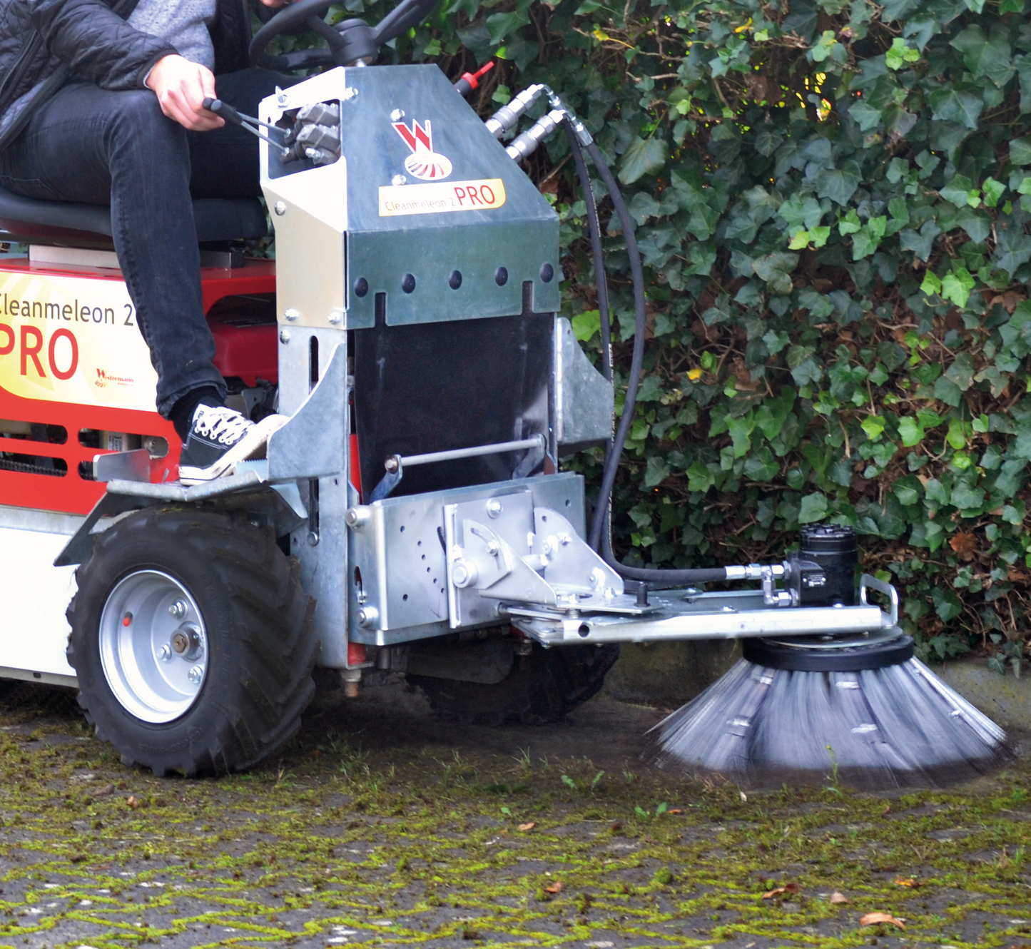 Weed brush with wire WKB 550