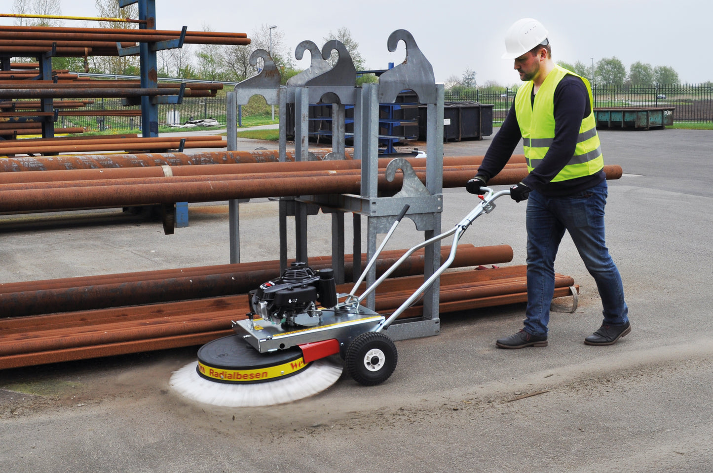 WR 870 Honda - GXV160 OHV technology - Wire Brush