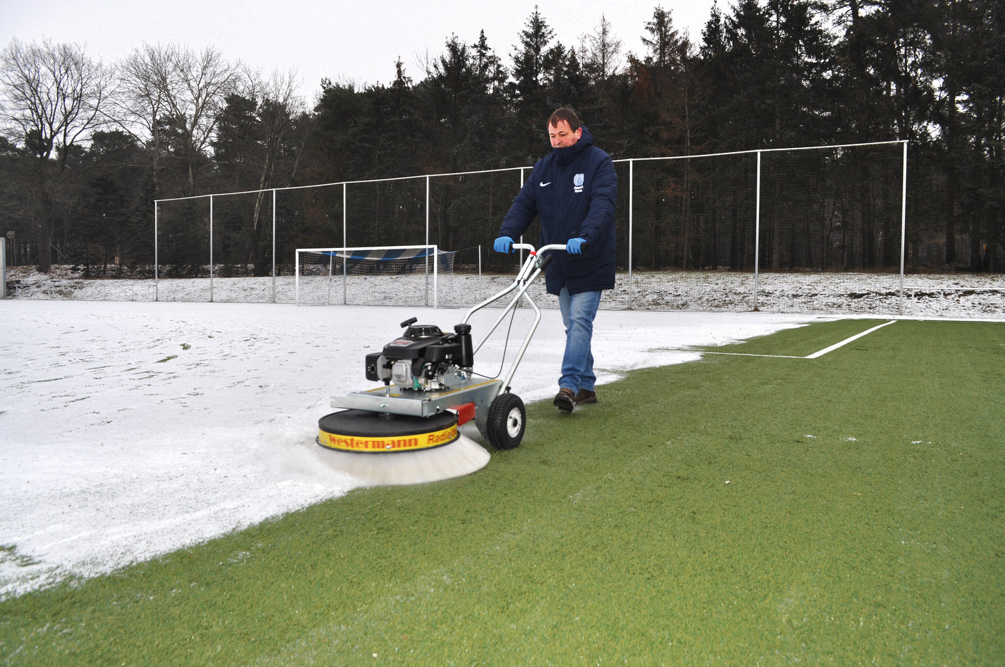 WR 870 Honda - GXV160 OHV technology - Wire Brush